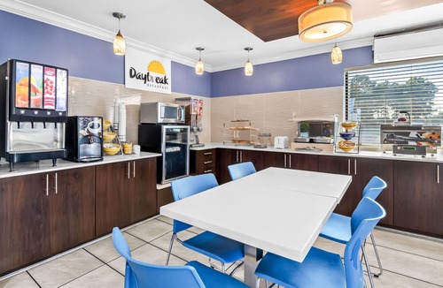Goose Creek Hotel | Days Inn by Wyndham Goose Creek