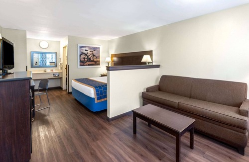 Grants Hotel | Days Inn by Wyndham Grants