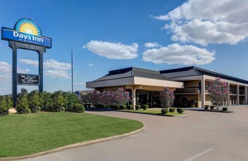 Greenville Hotel | Days Inn by Wyndham Greenville MS