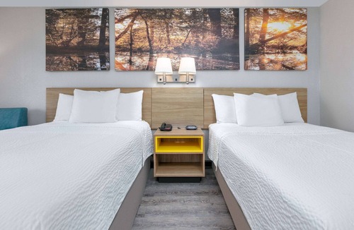 Greenville Hotel | Days Inn by Wyndham Greenville MS
