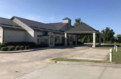 Grove Hotel | Days Inn by Wyndham Grove