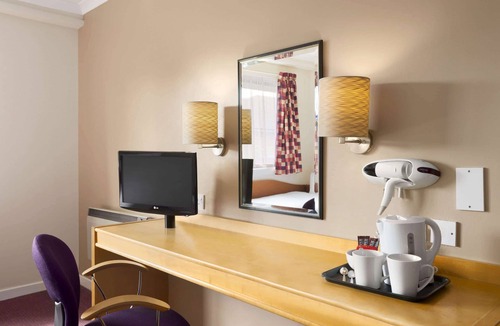 Hamilton Hotel | Days Inn by Wyndham Hamilton