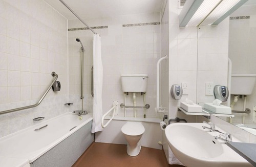 Hamilton Hotel | Days Inn by Wyndham Hamilton