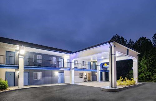 Hamilton Hotel | Days Inn by Wyndham Hamilton