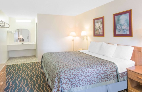 Hardy Hotel | Days Inn by Wyndham Hardy