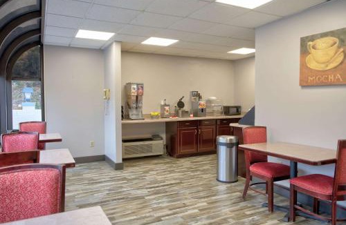 Harriman Hotel | Days Inn by Wyndham Harriman