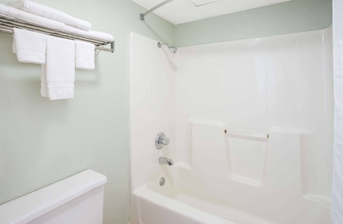 Harrison Hotel | Days Inn by Wyndham Harrison