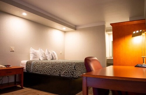 Hillsboro Hotel | Days Inn by Wyndham Hillsboro TX