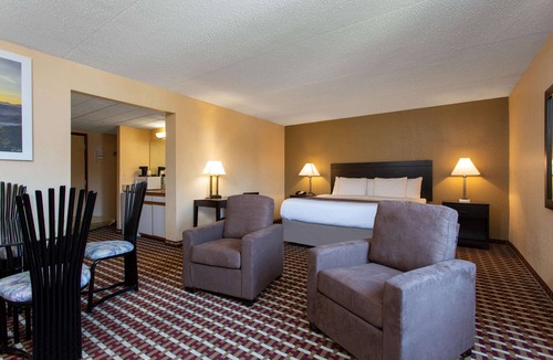 Hillsborough Hotel | Days Inn by Wyndham Hillsborough