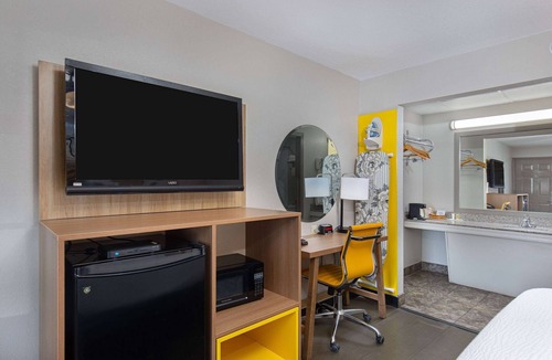 Holladay Hotel | Days Inn by Wyndham Holladay