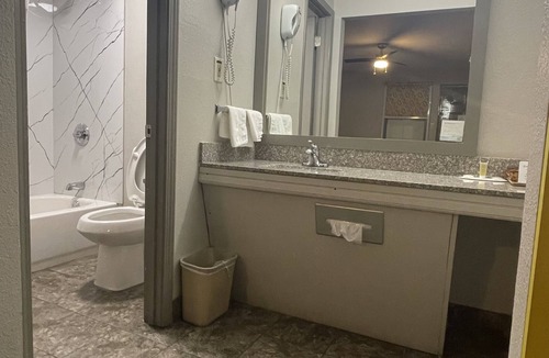 Holladay Hotel | Days Inn by Wyndham Holladay