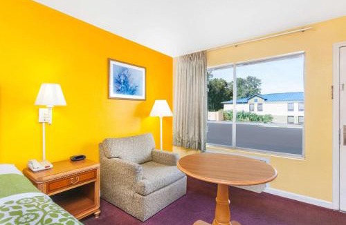 Jacksonville Hotel | Days Inn by Wyndham Jacksonville