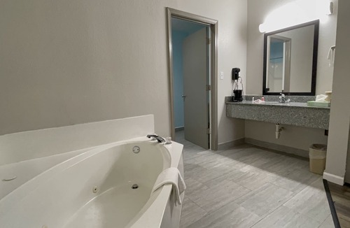 Jackson Hotel | Days Inn by Wyndham Jackson