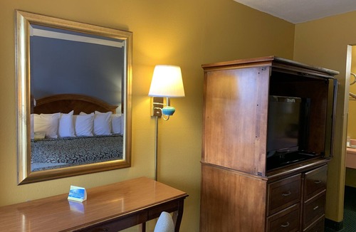 Jonesboro Hotel | Days Inn by Wyndham Jonesboro AR