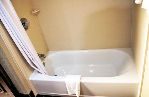 Joplin Hotel | Days Inn by Wyndham Joplin