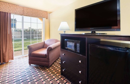 Joplin Hotel | Days Inn by Wyndham Joplin
