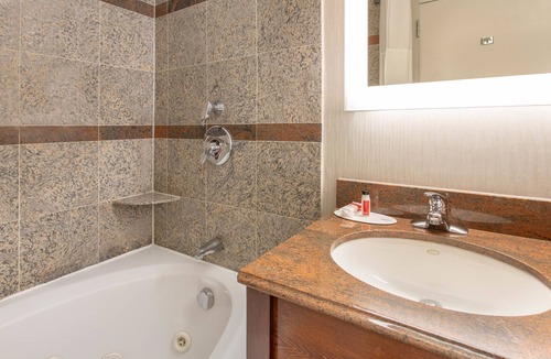 Lanham Hotel | Days Inn by Wyndham Lanham Washington DC