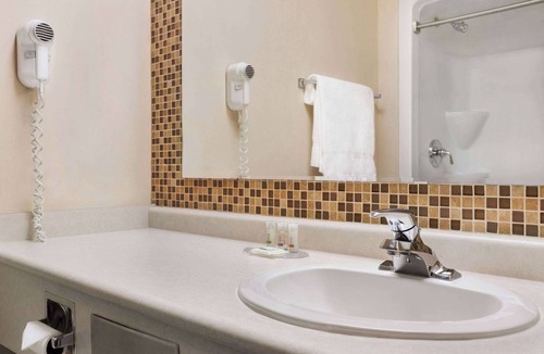 Ruthven Hotel | Days Inn by Wyndham Leamington