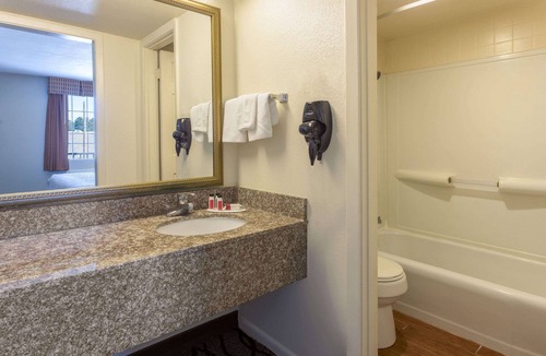 Leesville Hotel | Days Inn by Wyndham Leesville