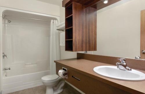 Saint-Nicolas Hotel | Days Inn by Wyndham Levis