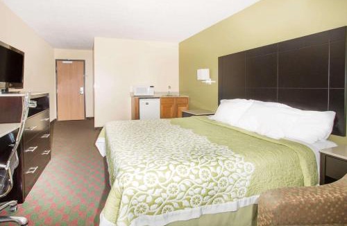 Lexington Hotel | Days Inn by Wyndham Lexington NE