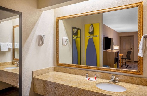 Lonoke Hotel | Days Inn by Wyndham Lonoke