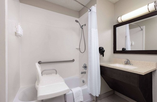 Miami Hotel | Days Inn by Wyndham Miami