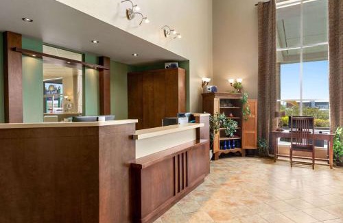Montmagny Hotel | Days Inn by Wyndham Montmagny