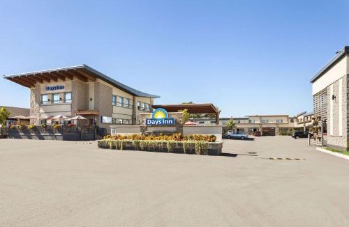 Saint-Leonard Hotel | Days Inn by Wyndham Montreal East