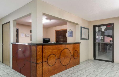Muncie Hotel | Days Inn by Wyndham Muncie -Ball State University
