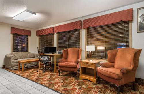 Muncie Hotel | Days Inn by Wyndham Muncie -Ball State University