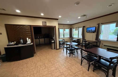 Navasota Hotel | Days Inn by Wyndham Navasota