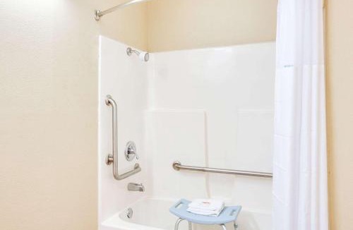 Newport Hotel | Days Inn by Wyndham Newport