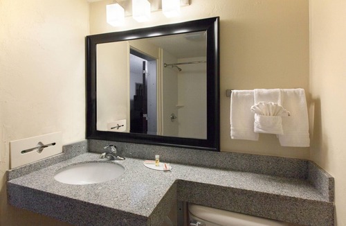 Norman Hotel | Days Inn by Wyndham Norman
