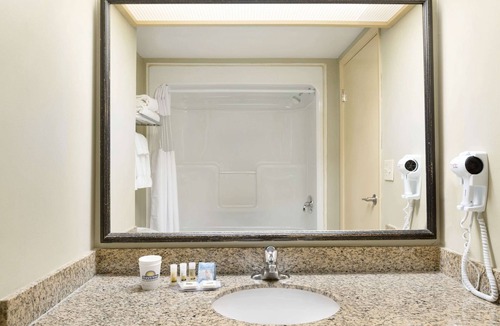 Rama Hotel | Days Inn by Wyndham Orillia