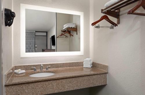 Florida Central Atlantic Coast Hotel | Days Inn by Wyndham Orlando Conv. Center/International Dr