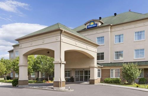 Ottawa Division Hotel | Days Inn by Wyndham Ottawa Airport