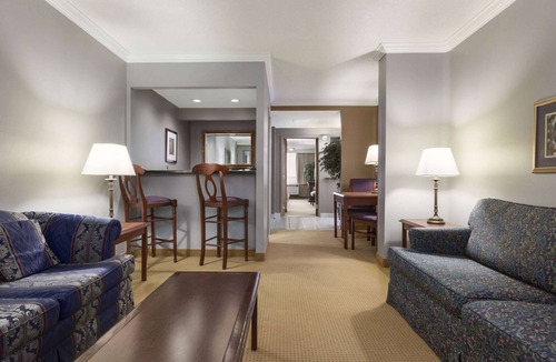 Ottawa Division Hotel | Days Inn by Wyndham Ottawa West