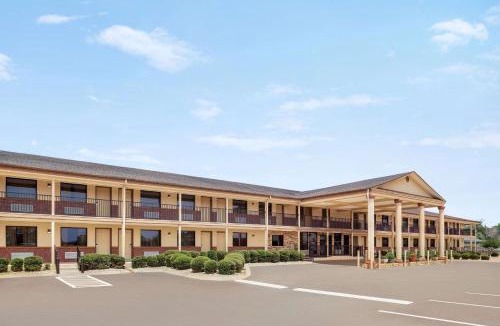 Paris Hotel | Days Inn by Wyndham Paris