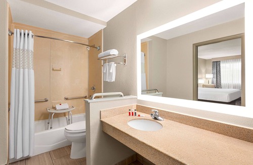 Paris Hotel | Days Inn by Wyndham Paris