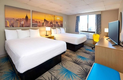 Parsippany Hotel | Days Inn by Wyndham Parsippany