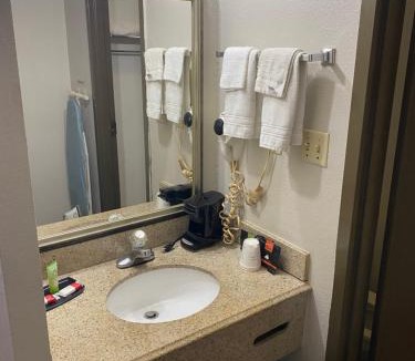 Perryville Hotel | Days Inn by Wyndham Perryville MO