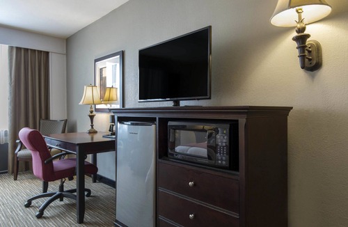 Pittsburg Hotel | Days Inn by Wyndham Pittsburg KS