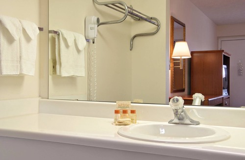 Plainfield Hotel | Days Inn by Wyndham Plainfield