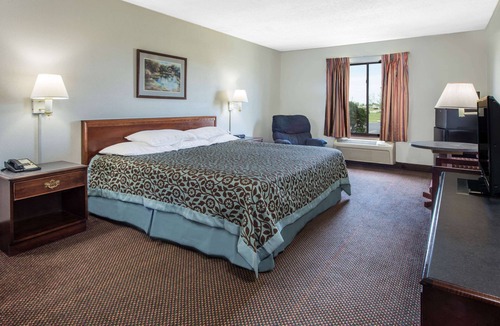 Mitchell Hotel | Days Inn by Wyndham Pontoon Beach