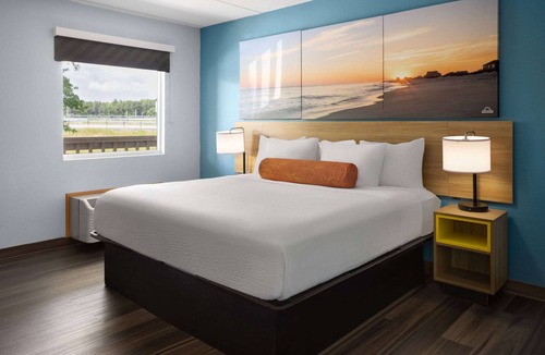 West Glens Falls Hotel | Days Inn by Wyndham Queensbury/Lake George