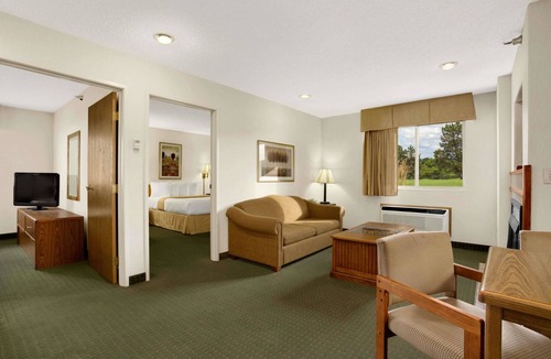 Rapid City Hotel | Days Inn by Wyndham Rapid City