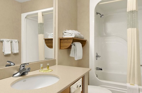 Rapid City Hotel | Days Inn by Wyndham Rapid City