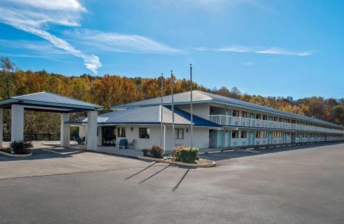 Mount Vernon Hotel | Days Inn by Wyndham Renfro Valley Mount Vernon