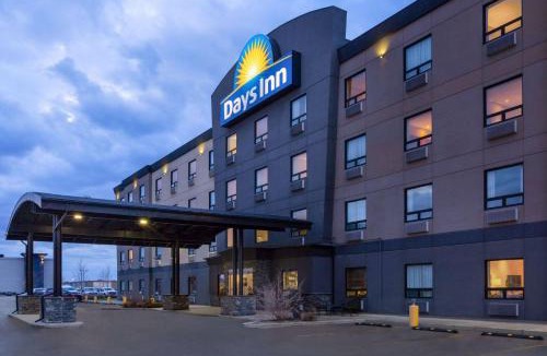 Regina Hotel | Days Inn by Wyndham Regina Airport West